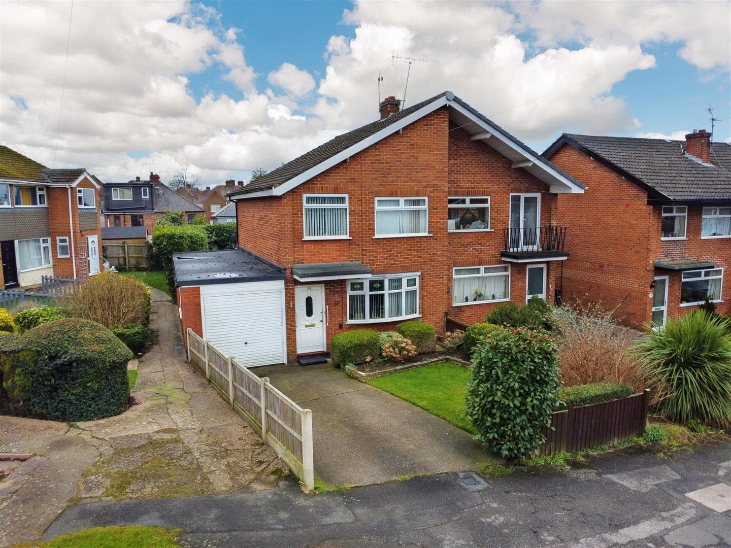 Brackendale Avenue, Arnold