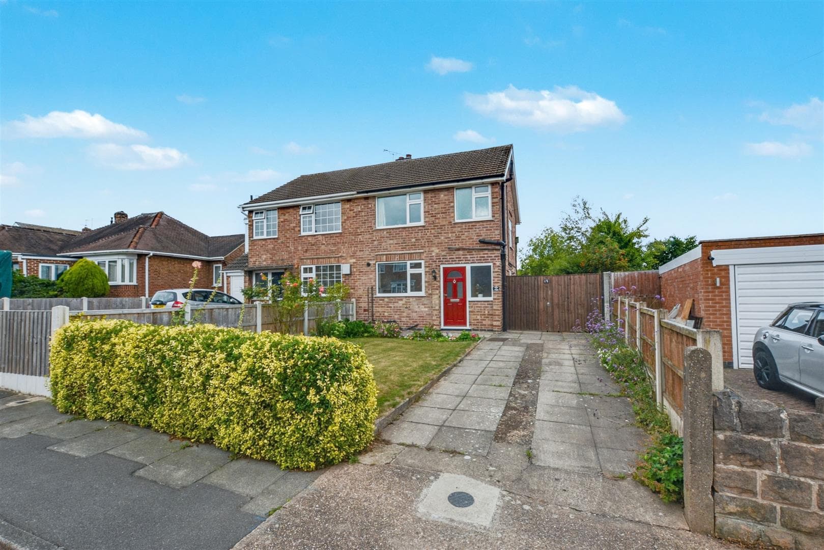 Joyce Avenue, Toton