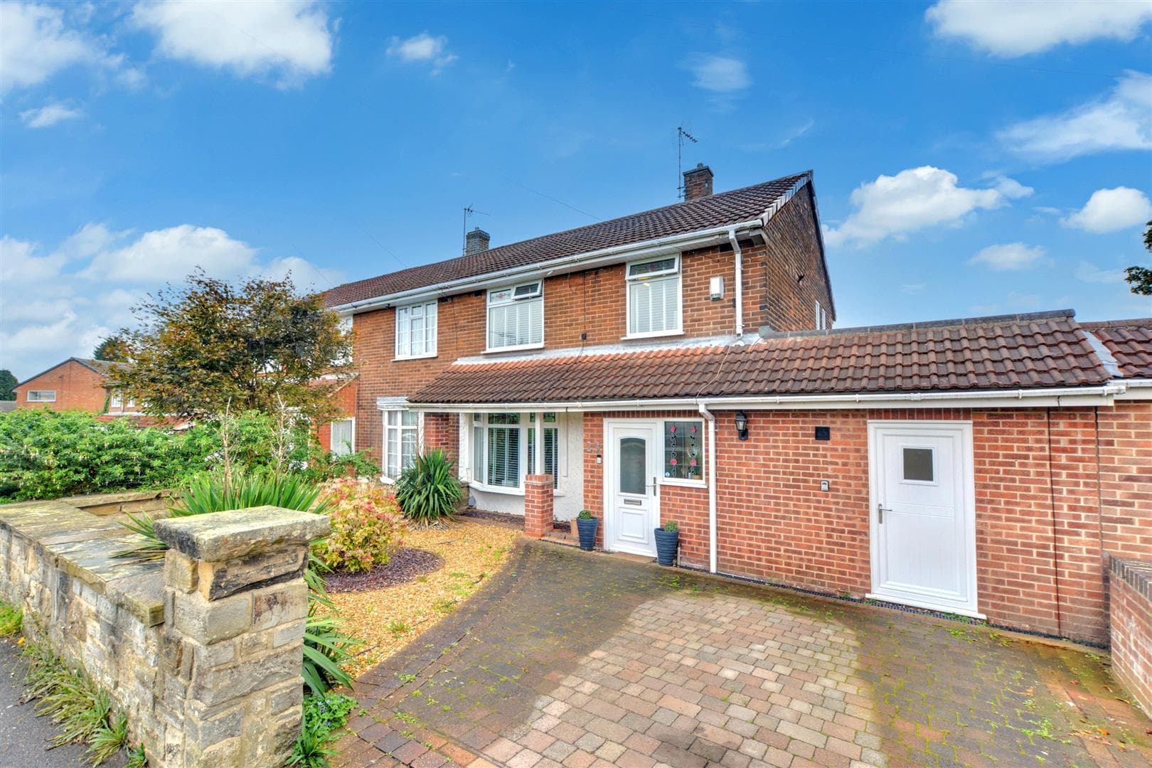 Robin Hood Road, Arnold