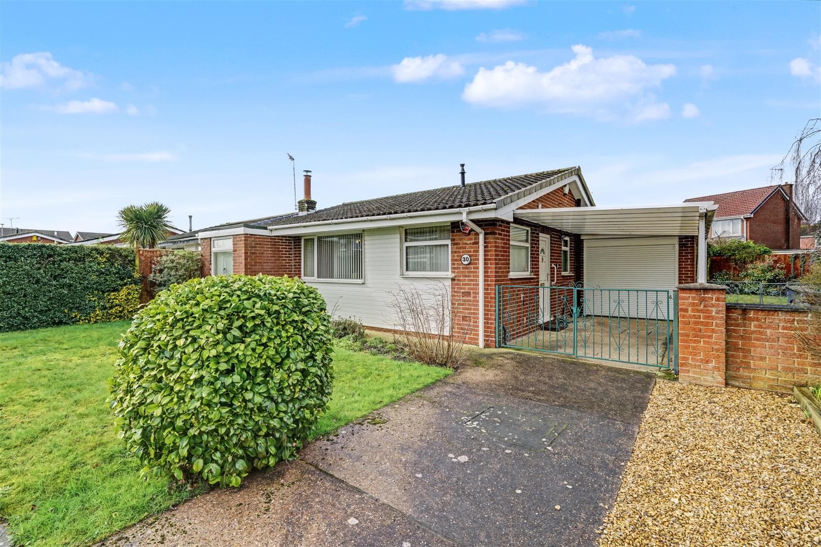 Broadfields, Calverton