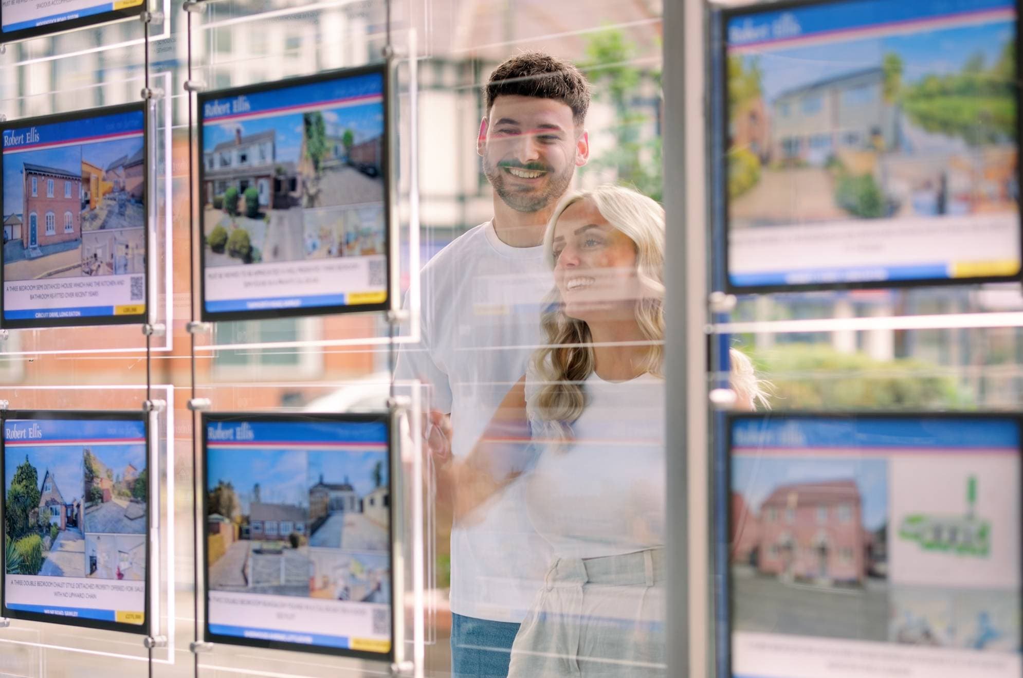 WELCOME TO Robert Ellis Estate Agents