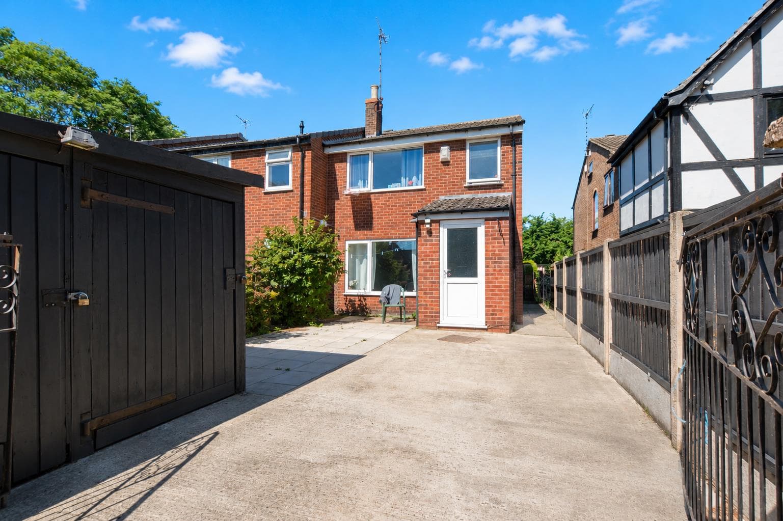 Sudbury Court, Sawley