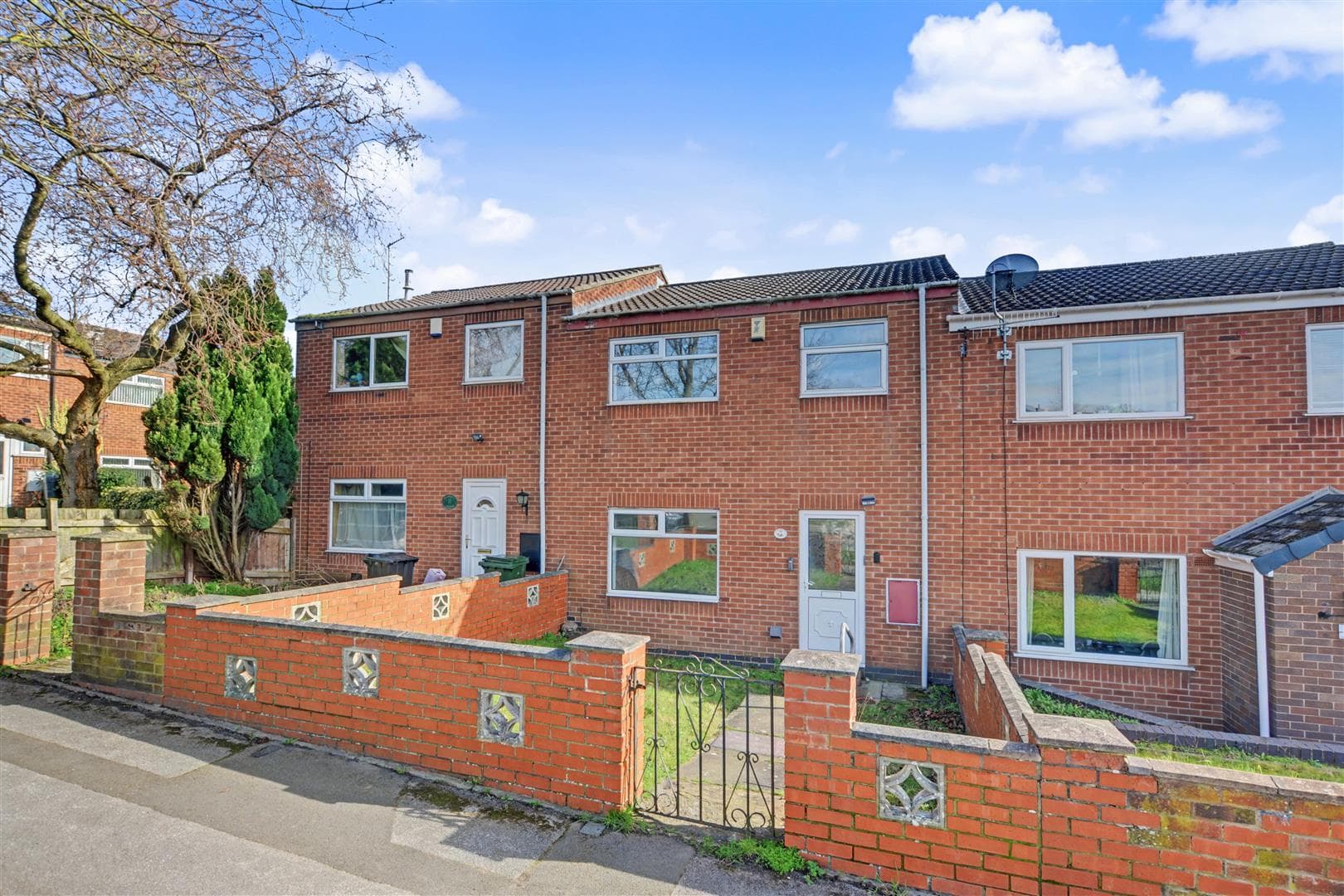 Lindisfarne Gardens, Nottingham