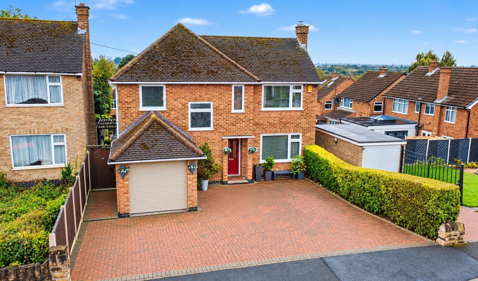 Petworth Avenue, Toton