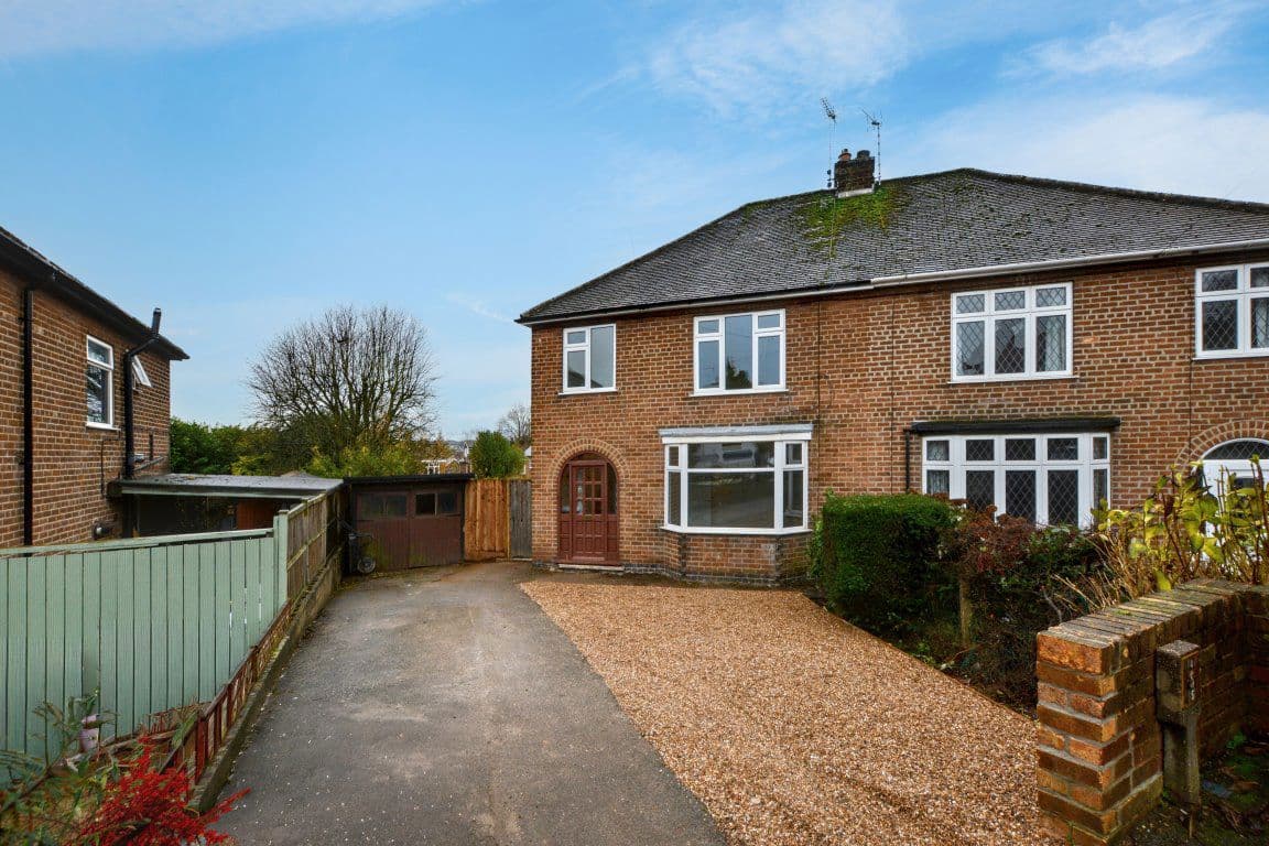 St Helens Crescent, Trowell, Nottingham, NG9 3PZ