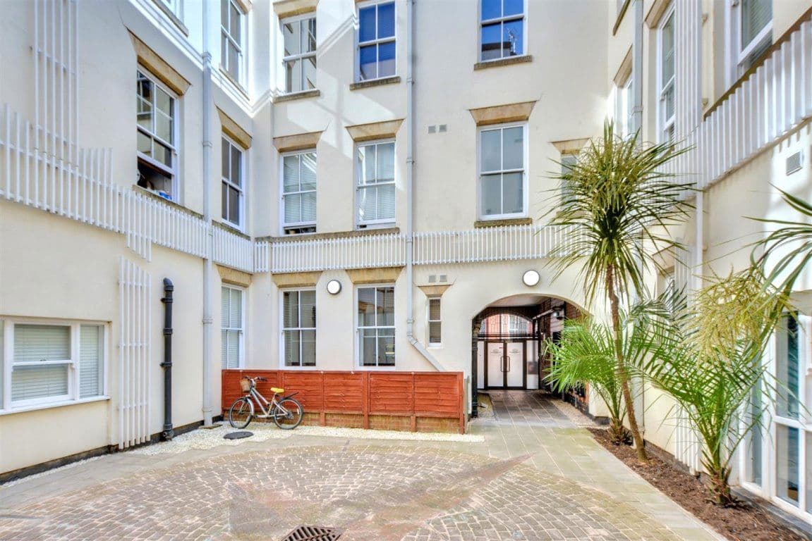 Hounds Gate, Nottingham, NG1 7AB