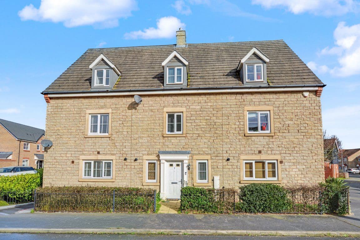 James Drive, Calverton, Nottingham, NG14 6RJ