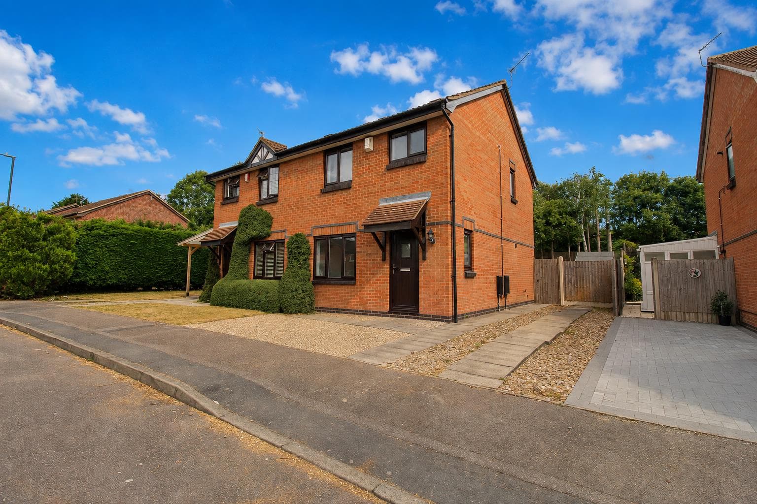 Courtney Close, Wollaton, NG8 2BS
