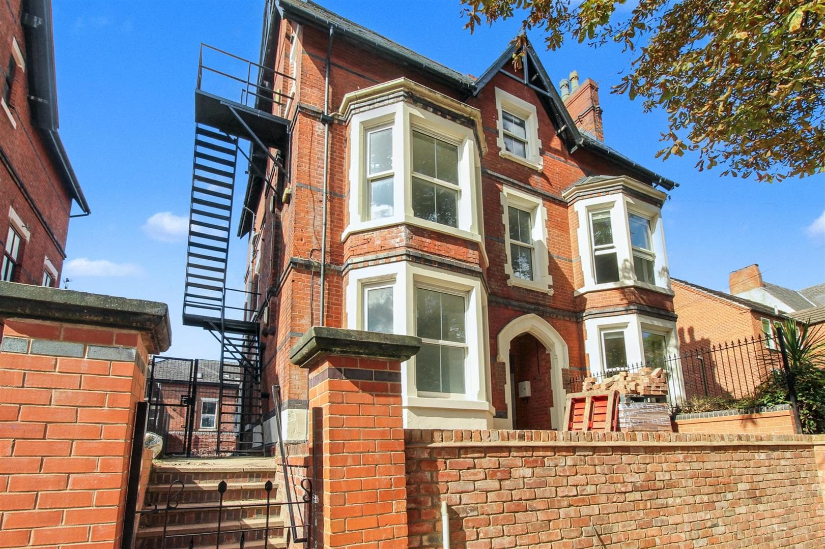 Flat 3 Forest Road West, Nottingham, NG7 4EQ
