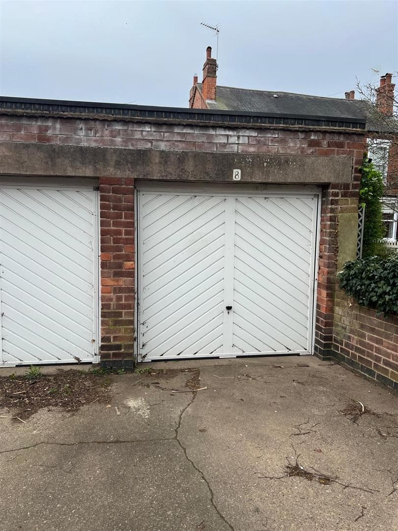 Garage 8 Park Road, Chilwell, Nottingham, NG9 4DA